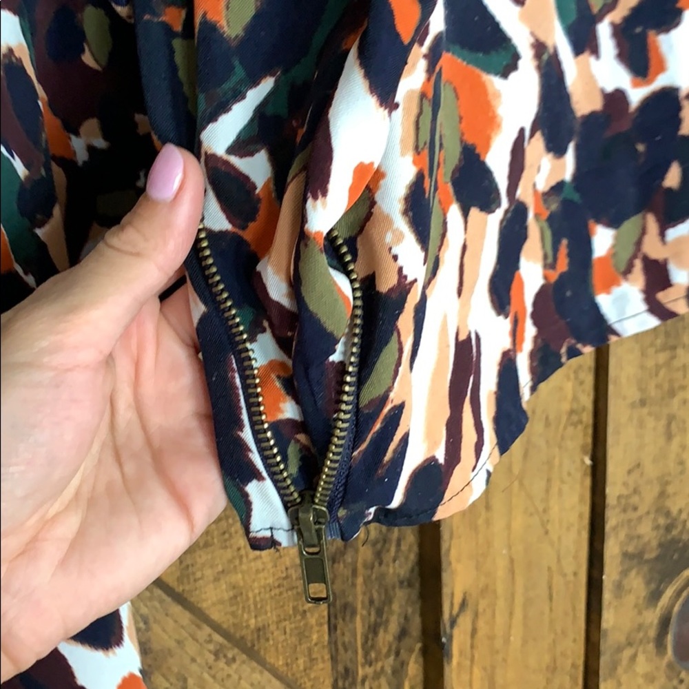 Do + Be Spotted Pattern Mock Turtle Neck Blouse! - image 4